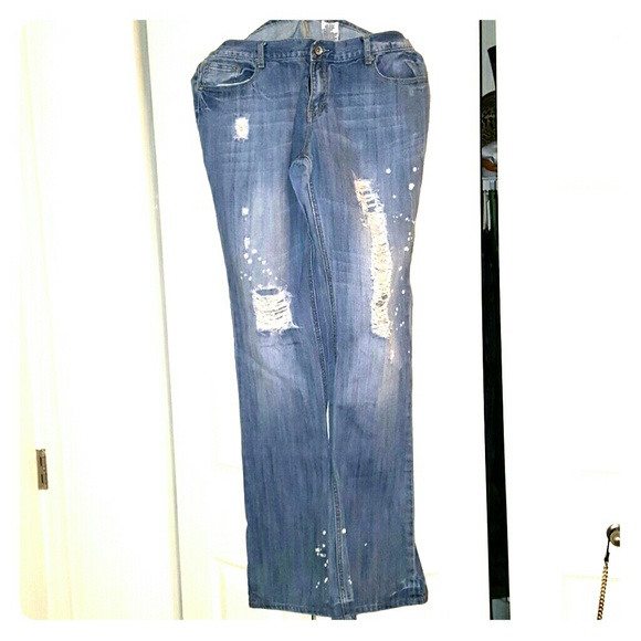 Destroyed jeans