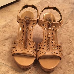 Tan cork wedge