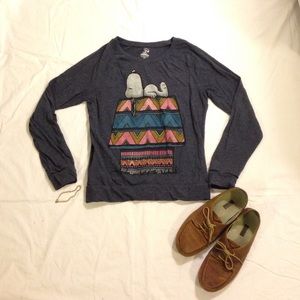 ⚡️Everything must go SALE⚡️ Snoopy Peanuts shirt!