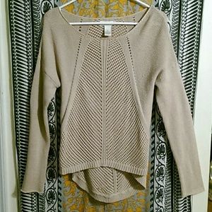 Pink/creme colored lightweigh high-low sweater