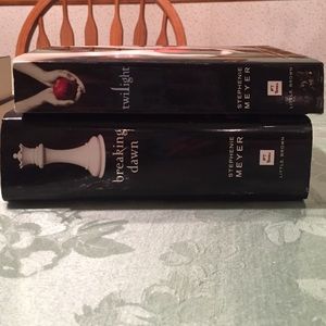 Twilight and breaking dawn books