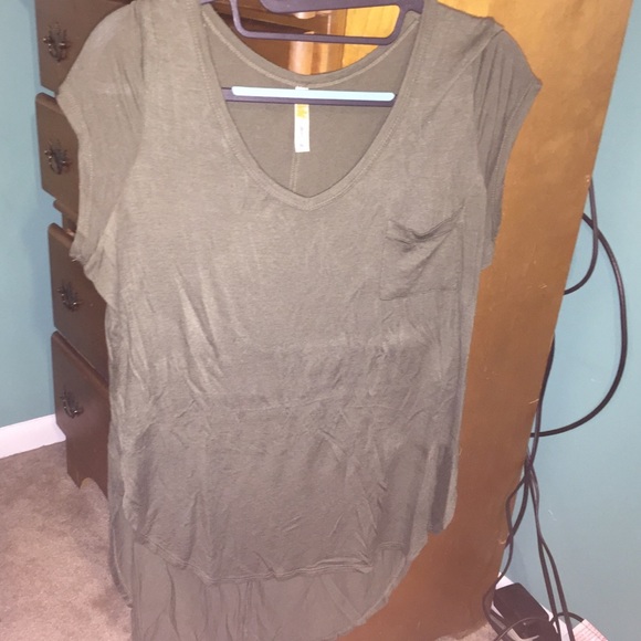 Army green high low shirt