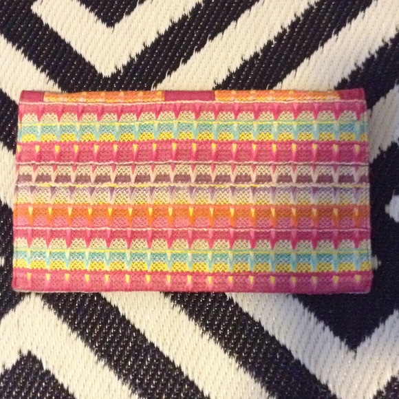 Multicolored weaved clutch - Picture 4 of 4