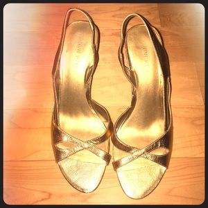 Nine West gold metallic shoes