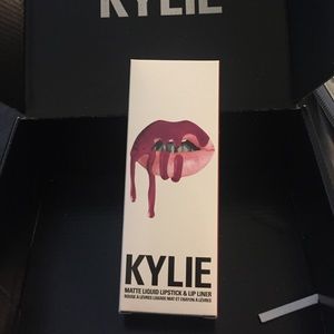 Kylie Jenner lip kit in posie