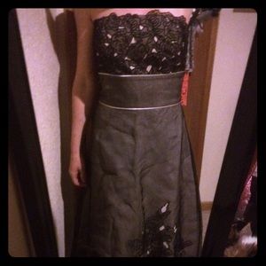 NEW White House black market dress