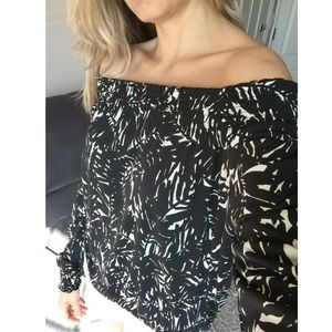 Off shoulder DKNY stretchy blouse