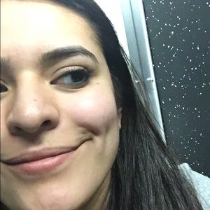 Meet your Posher, Cassandra