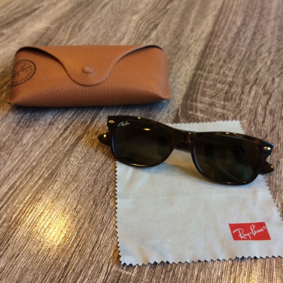 Ray-Ban New Wayfarer Tortoise Shell Sunglasses