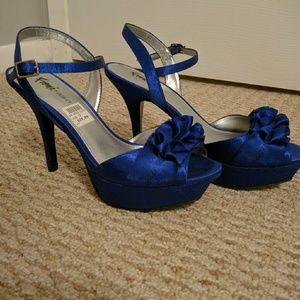 Fioni Blue Strappy Heels