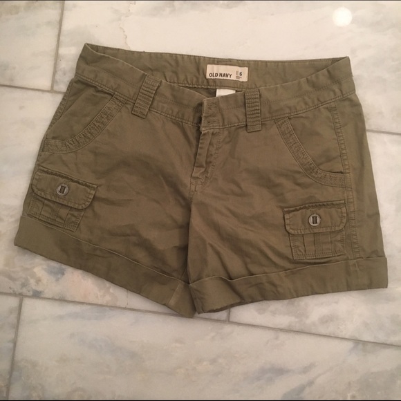 Old navy green khaki shorts