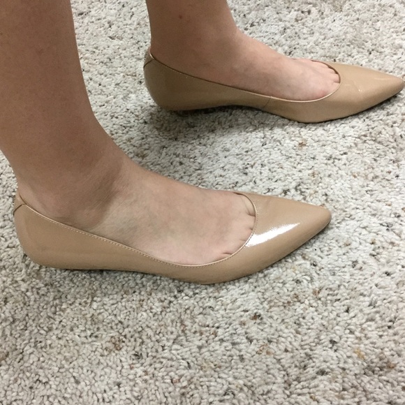 Isaac Mizrahi nude kitten heels