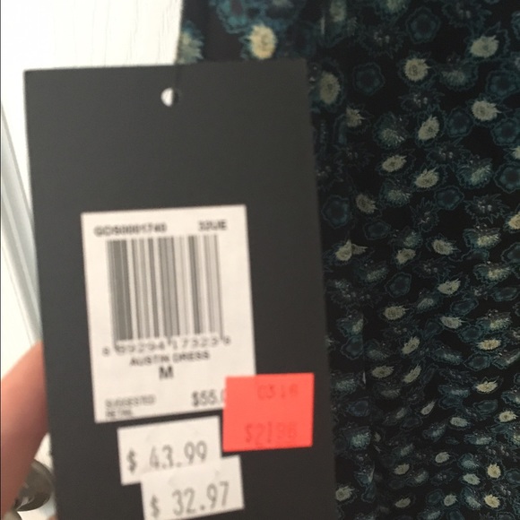 Dress - Picture 2 of 2