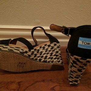 Toms Desert Wedges Size 7