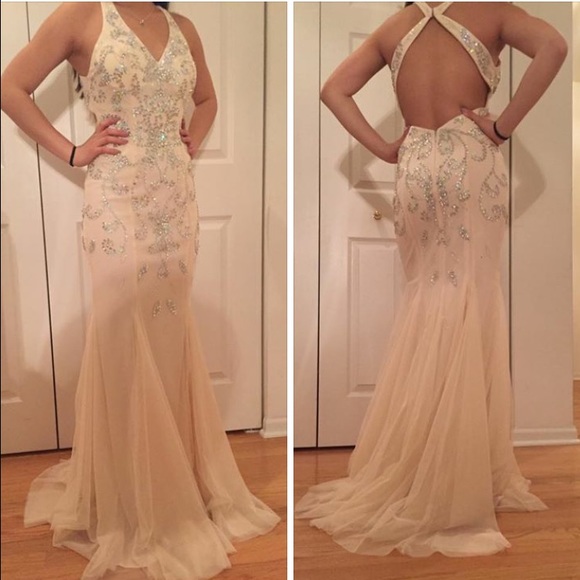 BEAUTIFUL PROM DRESS - Picture 3 of 3