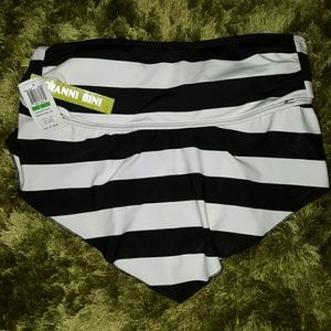 Gianni Bini Bathing Suit Top  🌴🌴