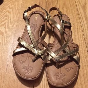 Born sandals
