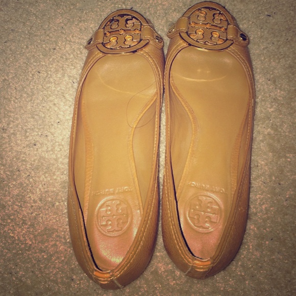 Tory burch flat in nude color,*****SOLD ON EBAY**