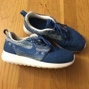 ✨FINAL SALE✨Nike Roshes