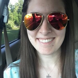 Meet your Posher, Brianna