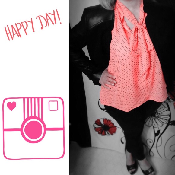 ❣Host Pick❣ Polka dot Sleeveless Blouse - Picture 3 of 4