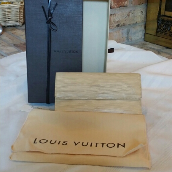 Lv epi wallet ***SOLD***