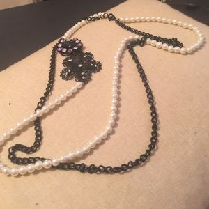Chain and pearl necklace