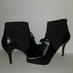 Max Studio 9M Black Leather Ankle Bootie