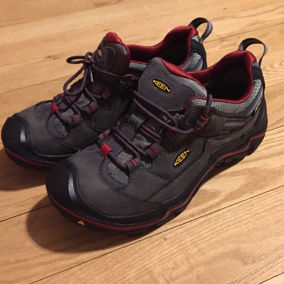 Keen Durand hikers