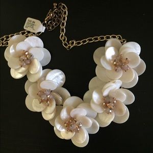Francesca's Pearl Flower Statement Necklace NWT