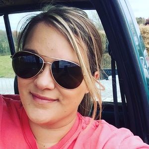 Meet your Posher, Rachel