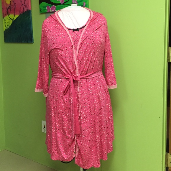 Vera Wang robe and gown