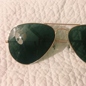• Ray-Ban Aviators •