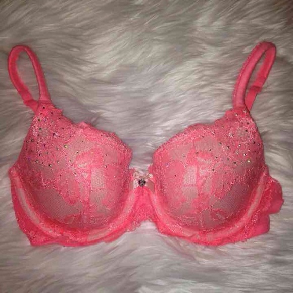 Victoria's Secret 32D bra✨