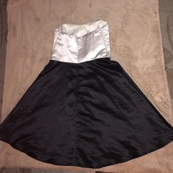 WTOO By Watters and Watters dress - Picture 2 of 2