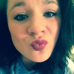 Meet your Posher, Adriana