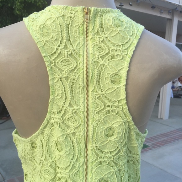 Beautiful lace dress - Picture 3 of 3