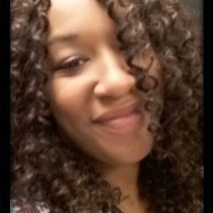 Meet your Posher, Traci