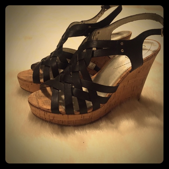 guess eppie wedge sandal