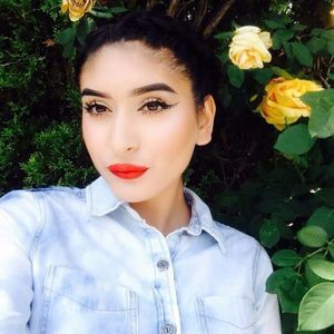 Meet your Posher, Aracely