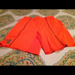 Mens Under Armour workout shorts. Perfect!