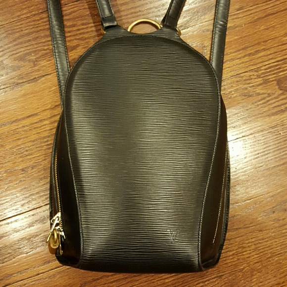 *sold* Authentic Louis Vuitton Epi Backpack - Picture 4 of 4