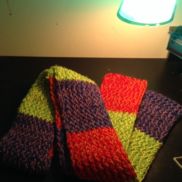 Multi colored scarf - Picture 1 of 1