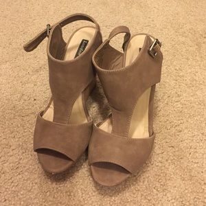 Sz 8 London Rag Tan Wedges