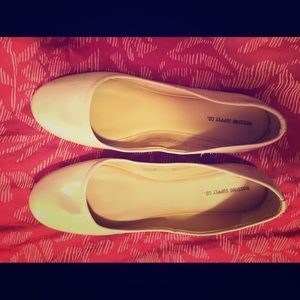 Nude ballet flats