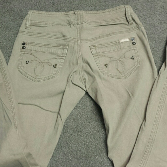 Tan pants - Picture 2 of 4