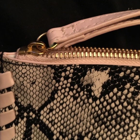 Wristlet - Picture 3 of 4