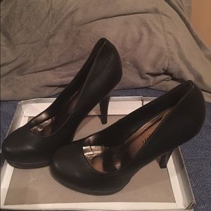 I worn it once good condition and looks brand new