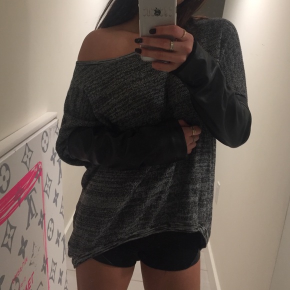 Over the shoulder sweater w pleather arms