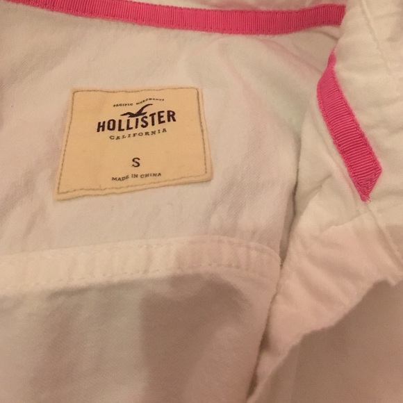 ESSENTIAL HOLLISTER White Button Up - Picture 2 of 2